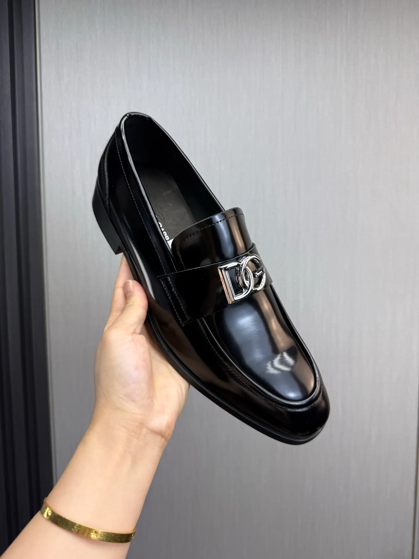 Factory price 520💰 Dolce&G .DG men's loafers👞 Classic and fashionable style, embellished with personalized DG logo. Imported cowhide, open-edge beaded cowhide, cowhide lining, original non-slip and wear-resistant outsole Size: 39-44 (customized at 38.45)